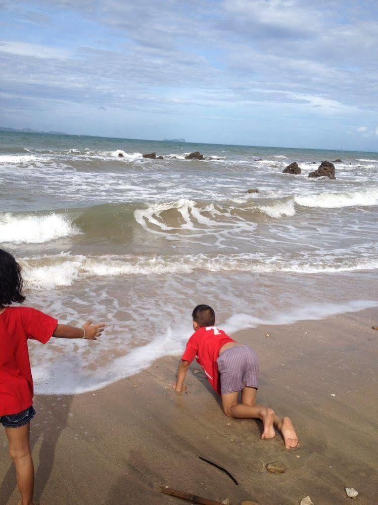 Koh Jum Aosi Beach View Buitenkant foto